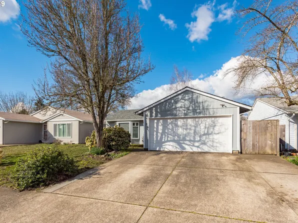2215 Oak Dr, Newberg, OR 97132