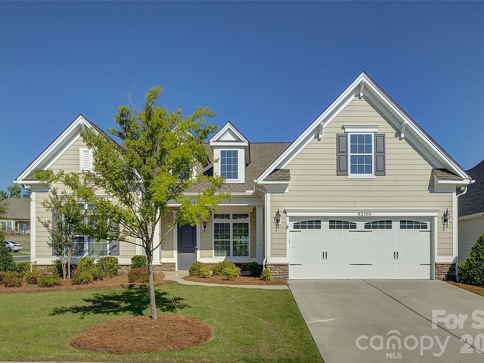 1st image of 82105 Standing Oak Dr