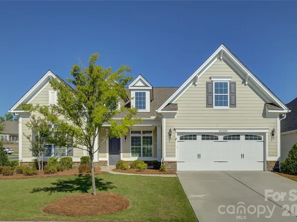 82105 Standing Oak Dr, Charlotte, NC 28278