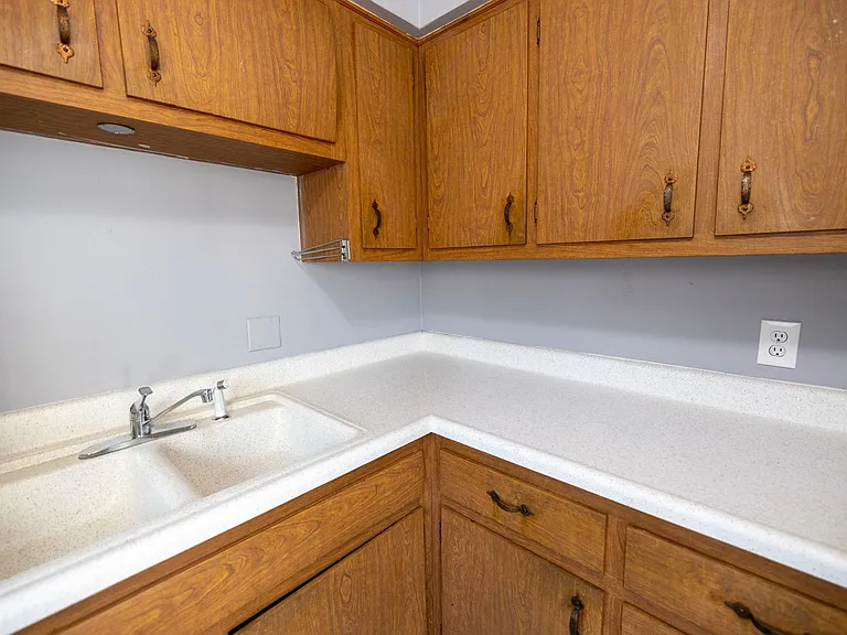1101 Broadway Ave — Photo 26