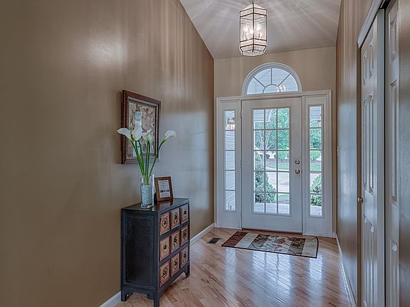 2nd image of 13129 Bellerive Farm Dr