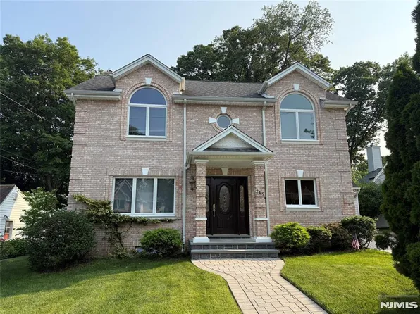 245 Madison Ave, River Edge, NJ 07661