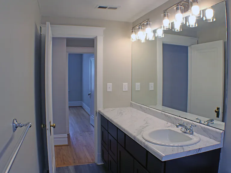 Forest View Apts. — Photo 12