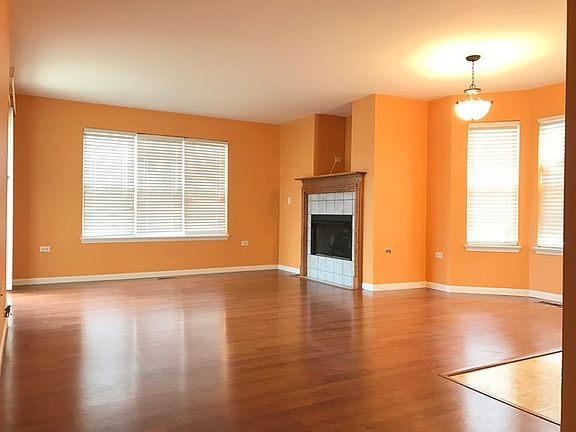4th image of 2604 Sheehan Ct Unit 101