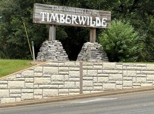 2 Dahlia Rd, Huntsville, TX 77320