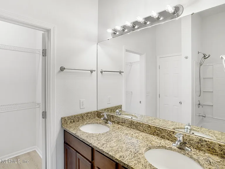 13305 Solar Dr — Photo 19