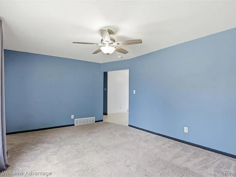 25506 Virginia Dr — Photo 14