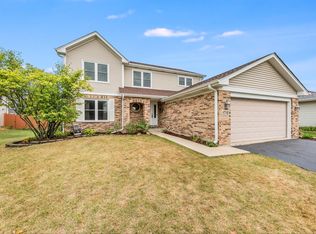 1718 Apple Valley Rd, Bolingbrook, IL 60490