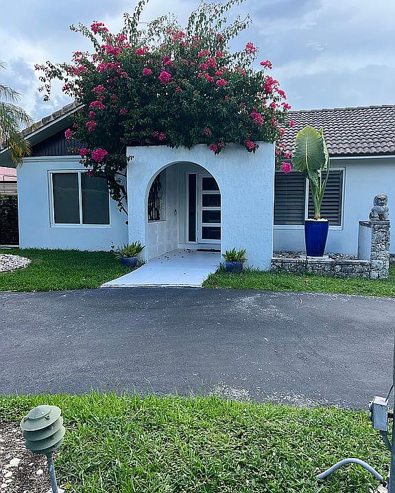 2nd image of 2510 SW 102nd Ave