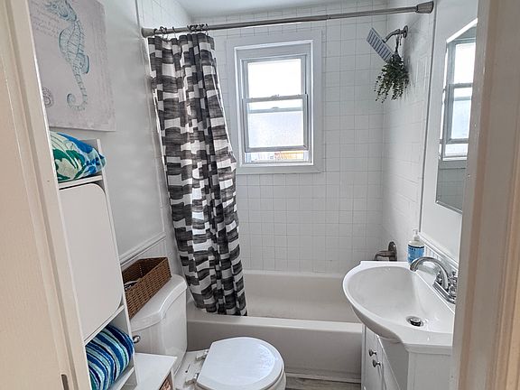 5th image of 111 Webb Ave