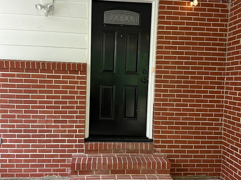 2103 High Rd — Photo 2