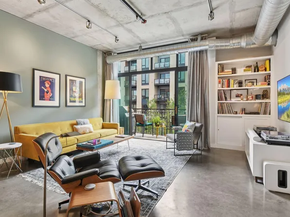 200 Park Ave Unit 303, Minneapolis, MN 55415