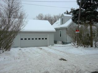 7762 Hartel Rd, Grand Ledge, MI 48837