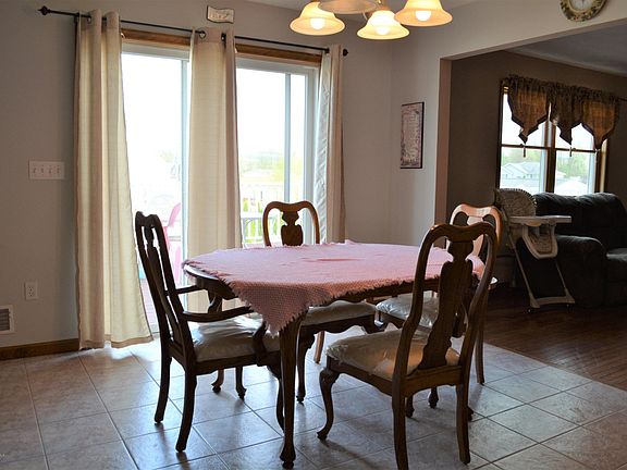 eat in kitchen