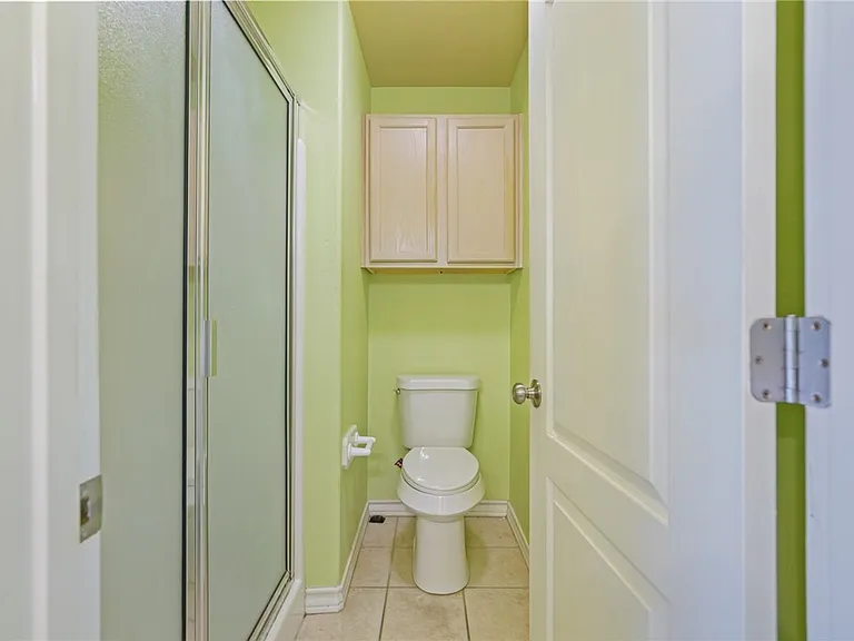 15410 Grass Cay Ct — Photo 32