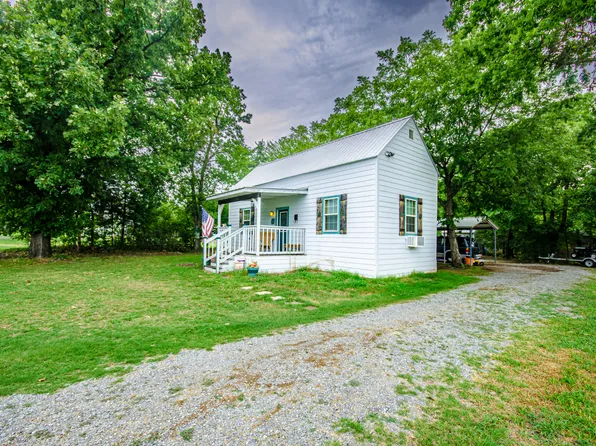 208 N Main St, Bailey, TX 75413