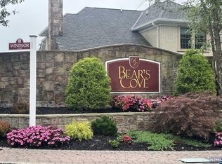 74 Windsor Ln, Ramsey, NJ 07446