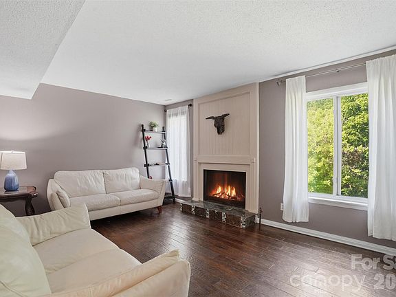 4th image of 8338 Cricket Lake Dr