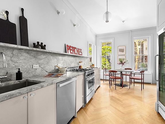 5th image of 145 Clifton Pl