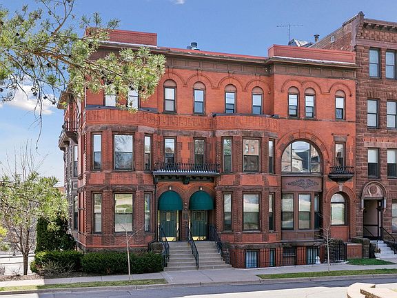4th image of 162 College Ave W APT 5