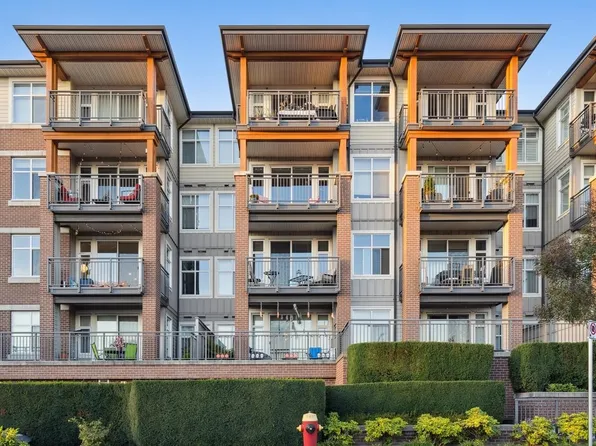 963 Charland Ave #1109, Coquitlam, BC V3K 0E2