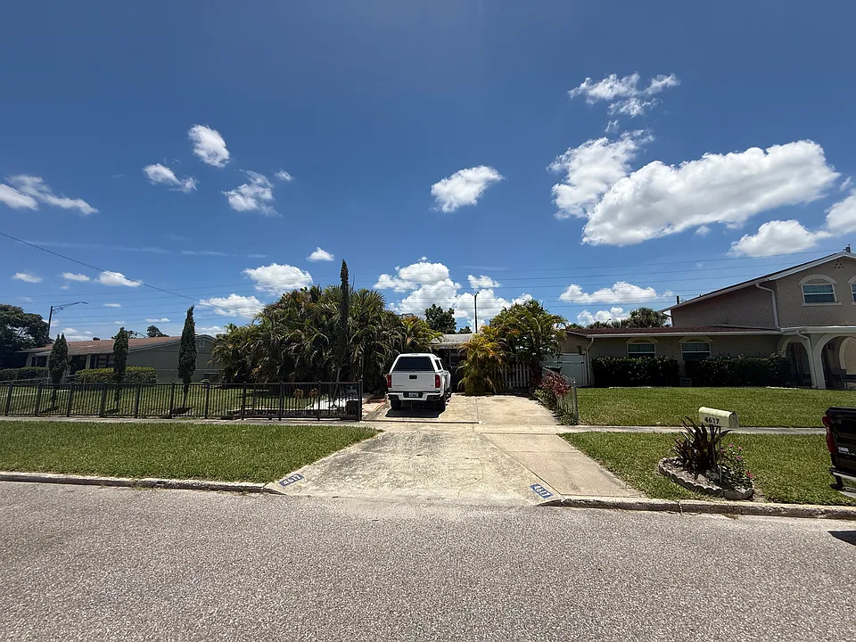 Spottswood Dr