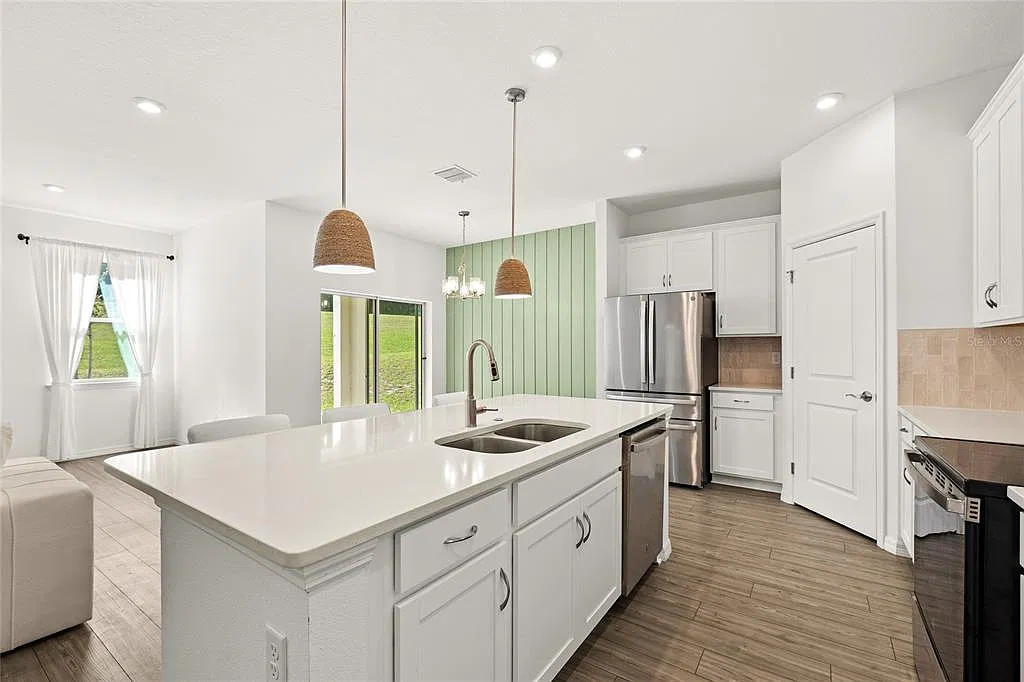 4 bed, 2.0 bath, 1838 sqft, $2,750 — Photo 4