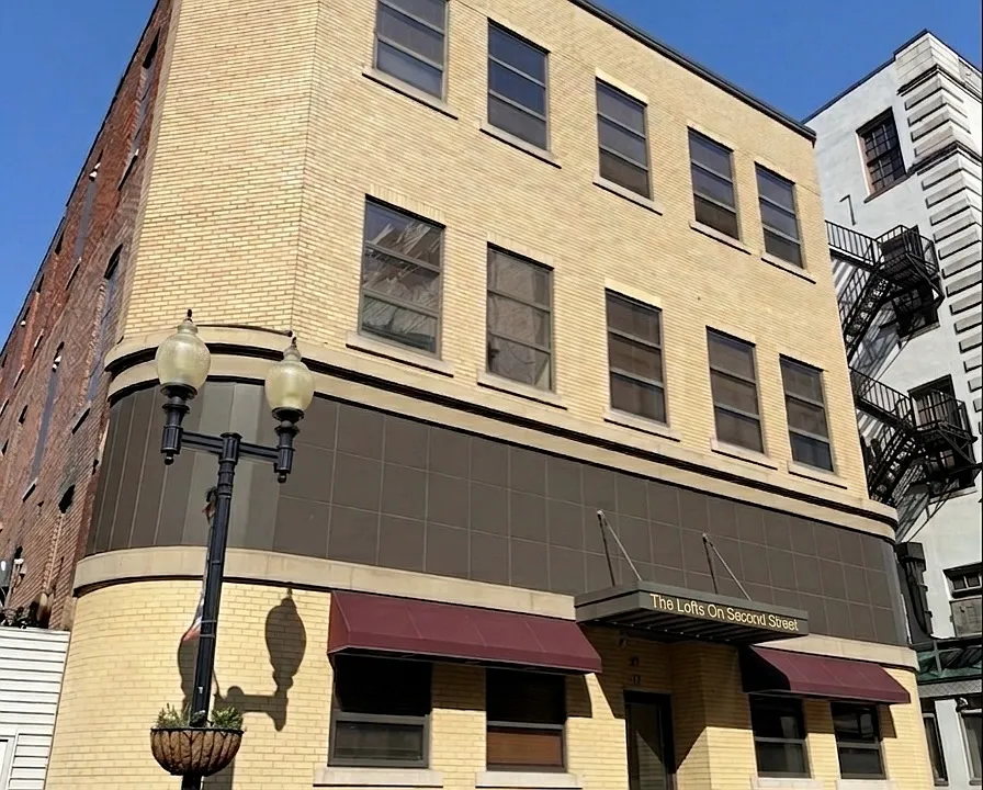 17-19 W 2nd St #202A