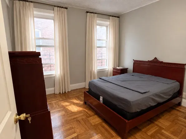 711 E 228th St, Bronx, NY 10466