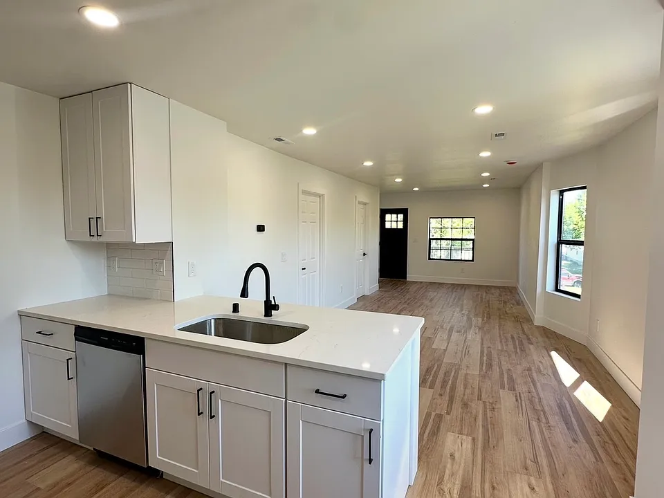 2519 N Vel R Phillips Ave #2519A