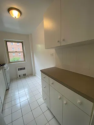 Rented by Contact Realty | media 18