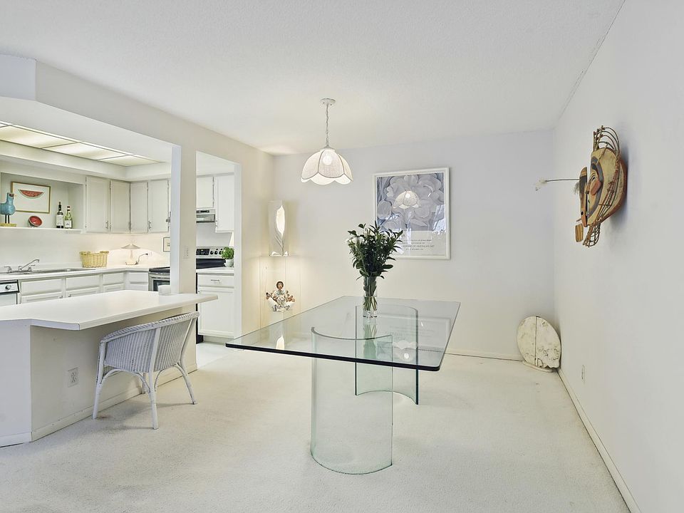 1st image of 2885 Knox Ave S APT 204