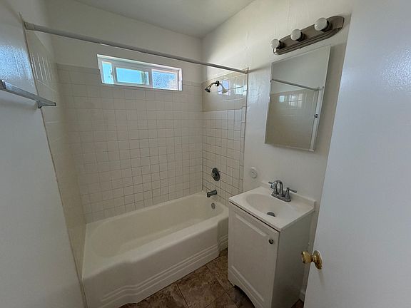 5th image of 300 E 4th St #D