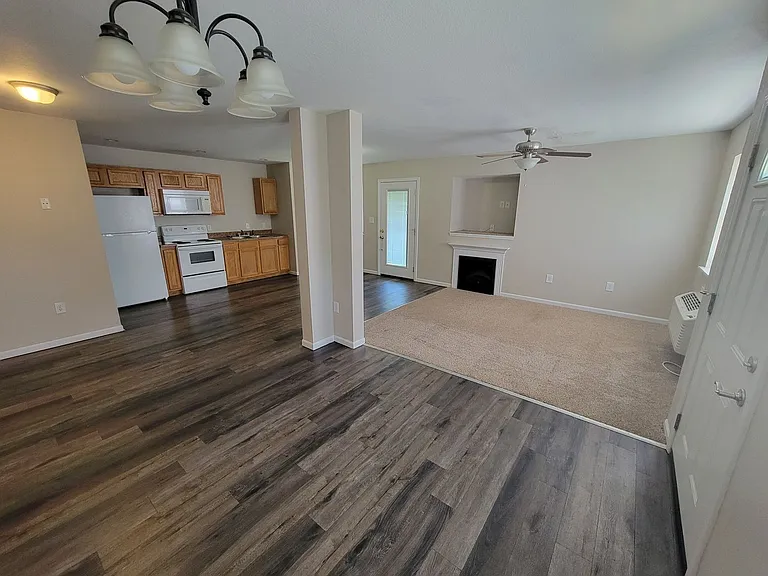 316 E Davis St #C — Photo 6