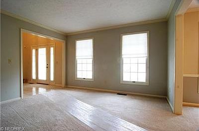 4th image of 32297 Pinehurst Dr