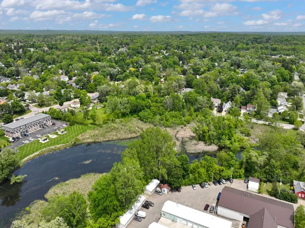 130 River Dr #Abd, Milford, MI 48381