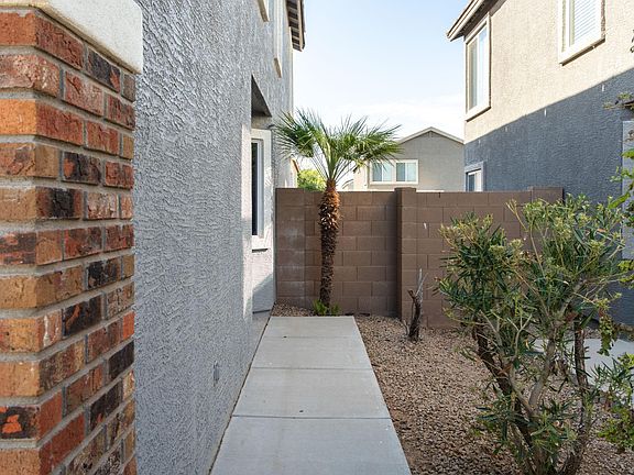 4th image of 14825 W Columbine Dr
