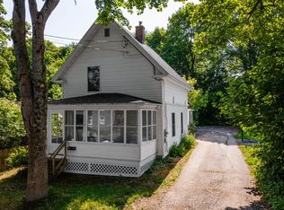 11 Kossuth St, Bangor, ME 04401