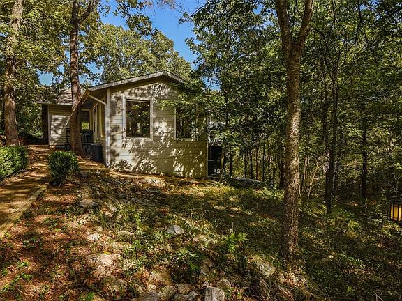 3rd image of 148 Canterbury Ln