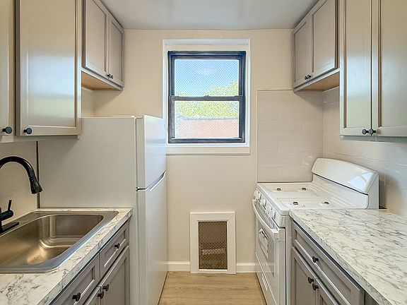 4th image of 740 Clarkson Ave APT 2H