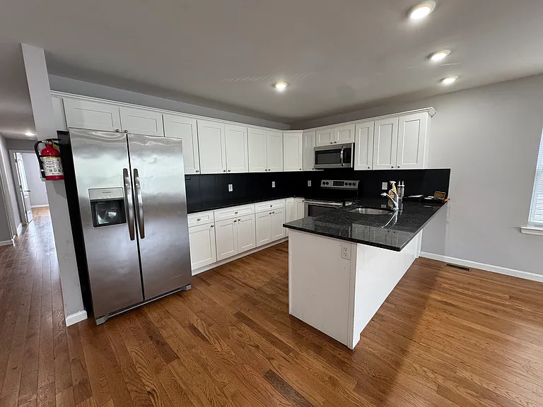 301 N 13th St #1 — Photo 7