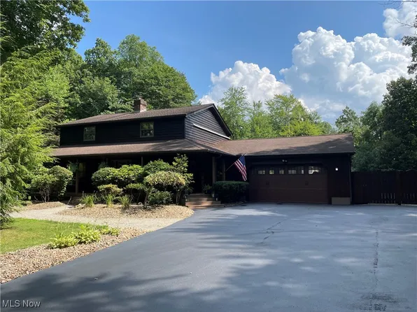 49367 England Dr, East Palestine, OH 44413
