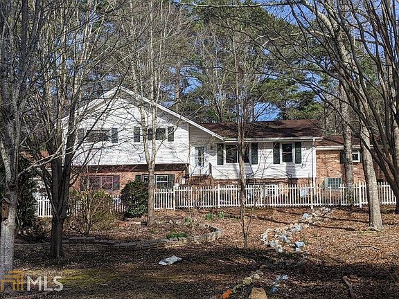 3rd image of 225 Willow Lake Ln #15