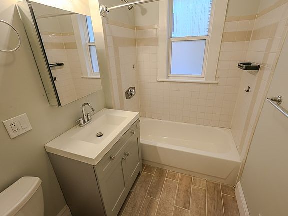5th image of 72 Ridgewood St Floor 2