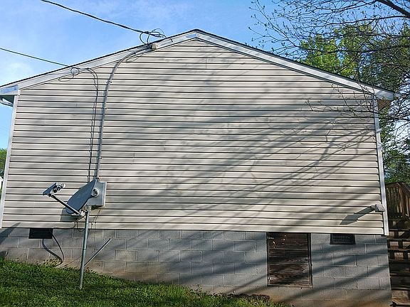 3rd image of 231 Jefferson St