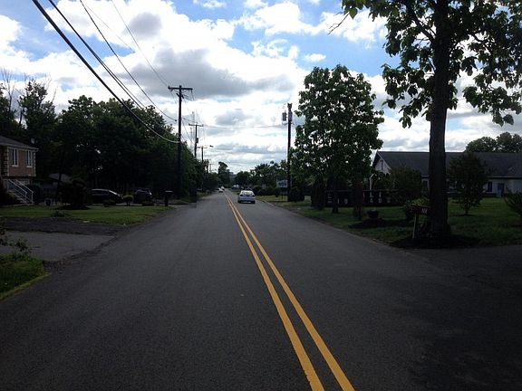 4th image of 70 Churchill Ave