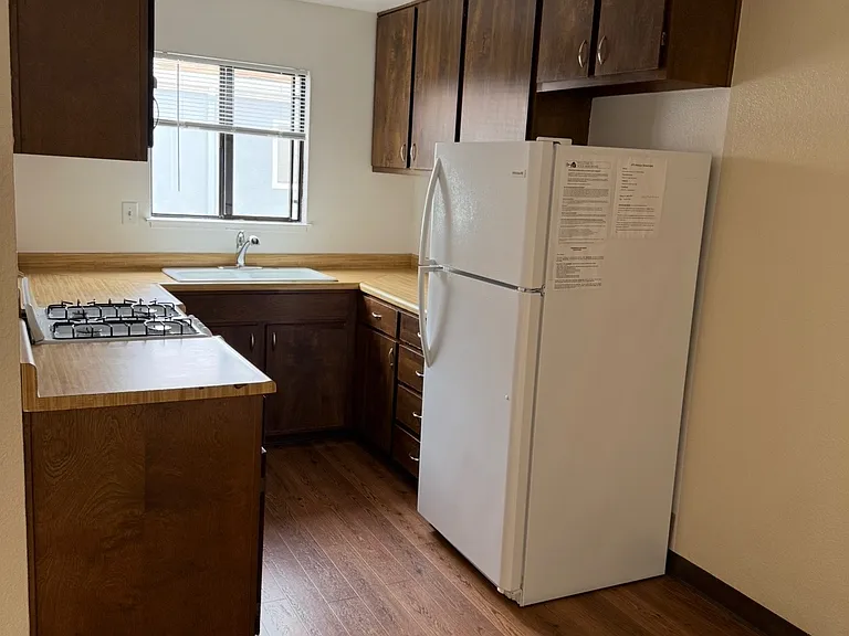 473 Monroe St #4 — Photo 6