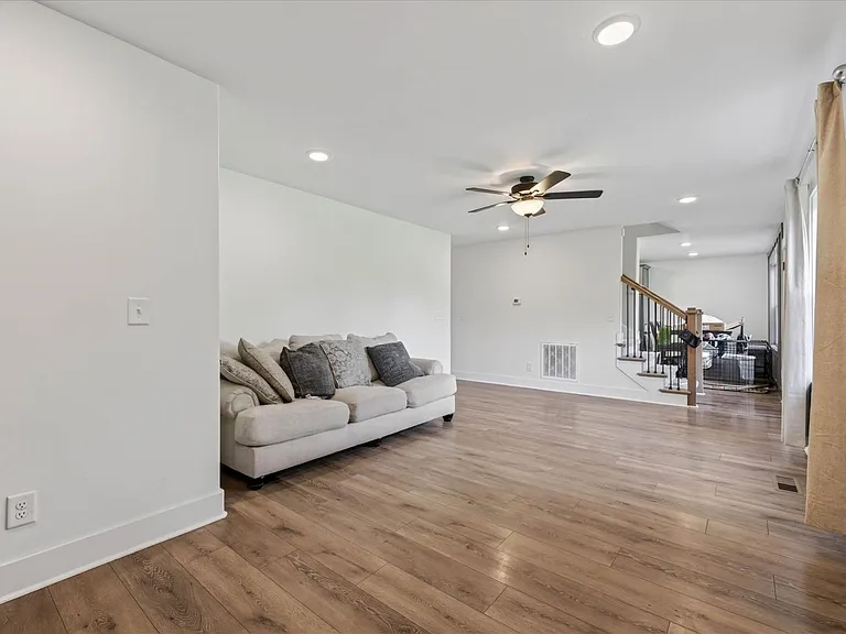 542 Judah Cir — Photo 16