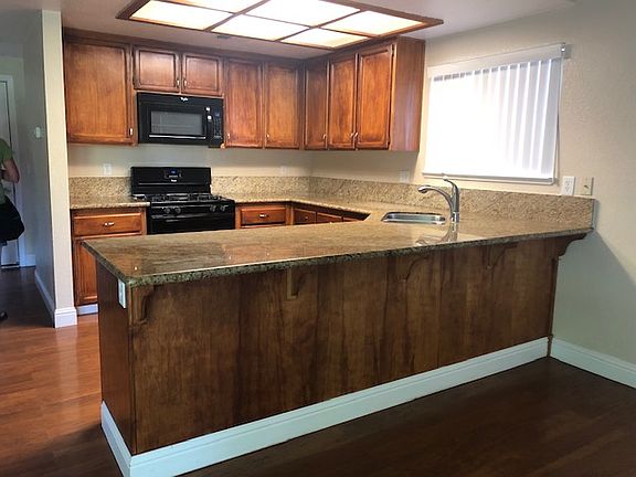 3rd image of 240 Sunhaven Dr