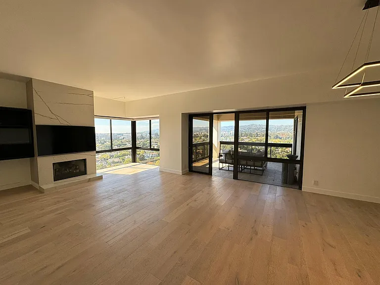 10445 Wilshire Blvd #1804 — Photo 16